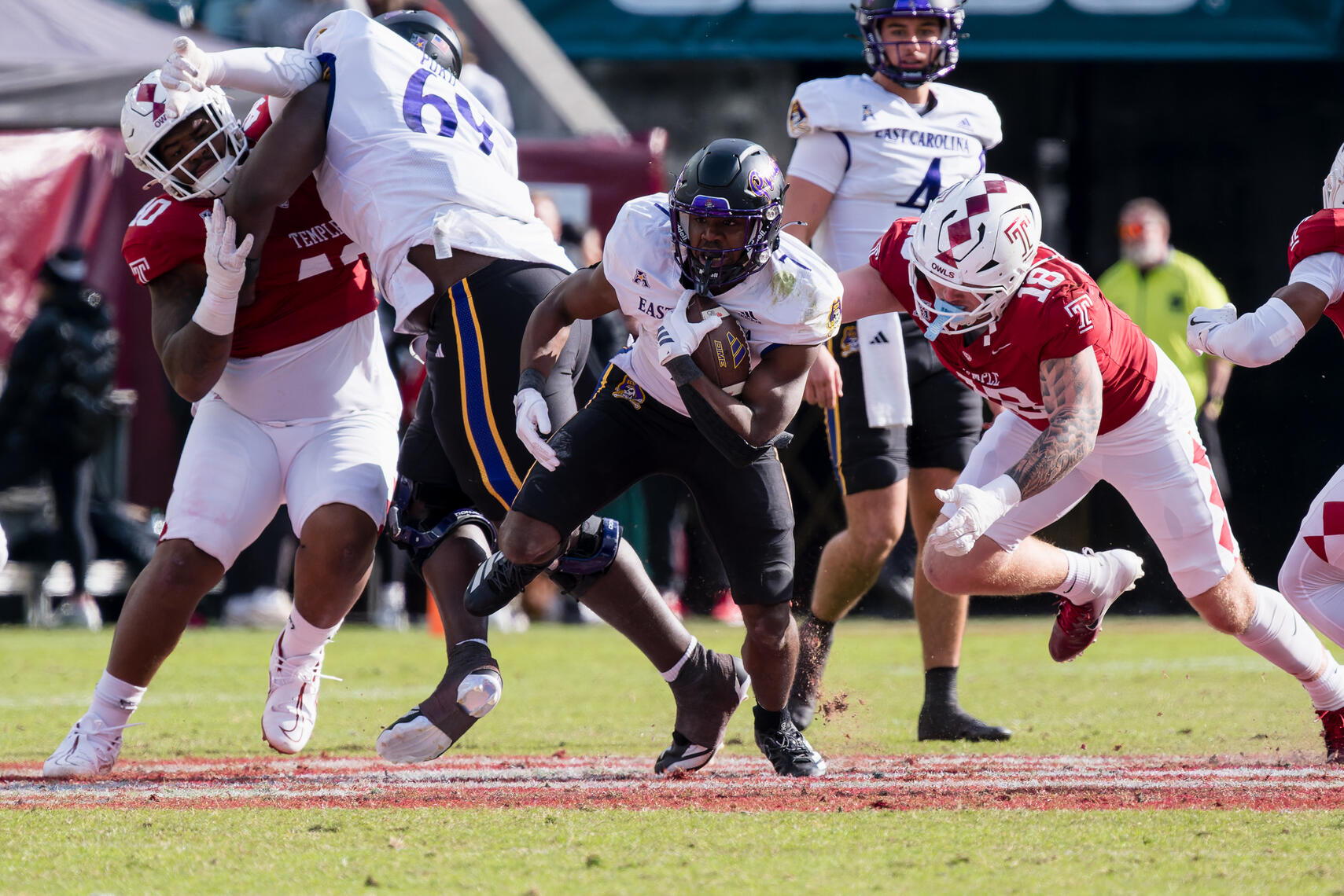 PHILADELPHIA, PA - London Montgomery (7) carries the ball during the November 1, 2025 game against Temple at Lincoln Financial Field in Philadelphia, Pennsylvania.